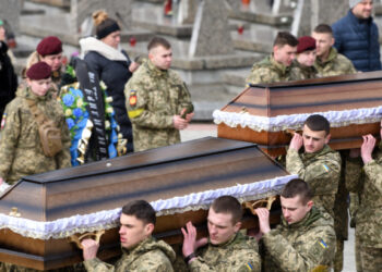 Ucrania reconoce oficialmente la muerte de 10.000 soldados desde inicio de la invasión rusa