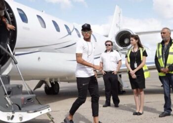 El avión privado de Neymar tuvo un aterrizaje forzoso por un desperfecto técnico