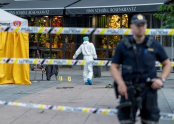 Tiroteo en bar gay de Oslo fue catalogado como «acto terrorista» por la policía, por lo que pidió se suspenda la marcha del orgullo gay