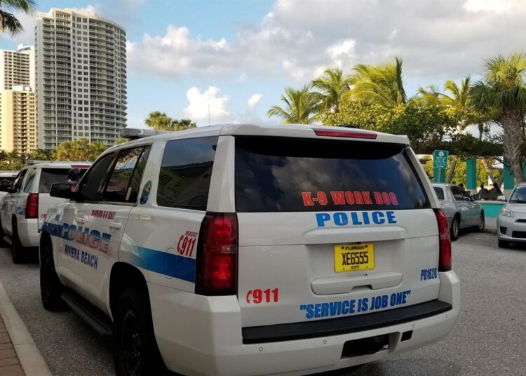 Un niño de ocho años mató a una niña de un año e hirió a otra con la pistola de su padre en EEUU