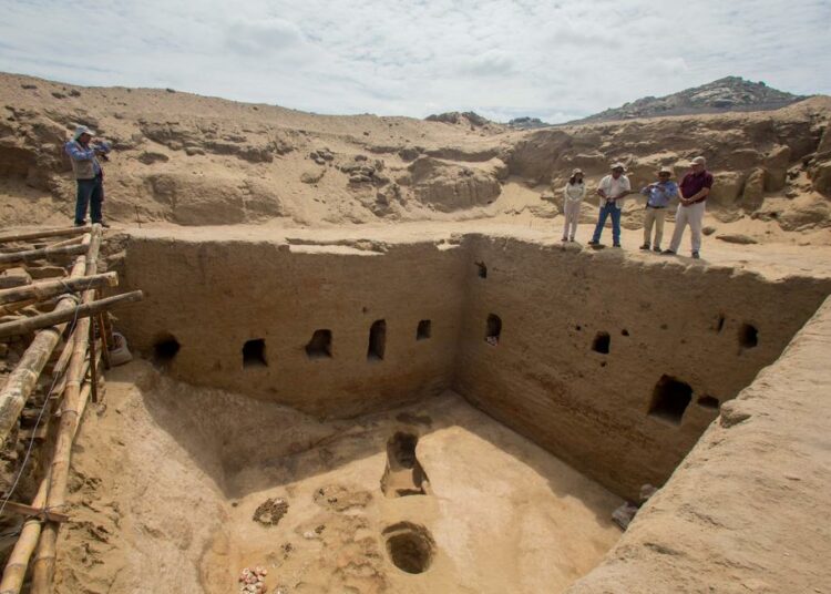 Aparece una cámara funeraria de la época de los incas en una casa en Perú