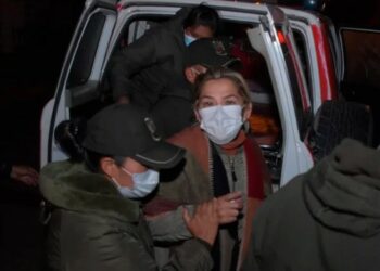 Condenan a 10 años de cárcel a ex presidenta de Bolivia, Jeanine Añez