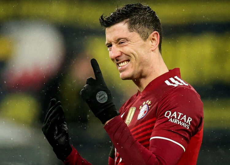 Lewandowski filtró en qué club jugaría la próxima temporada y lanzó un original elogió a Lionel Messi