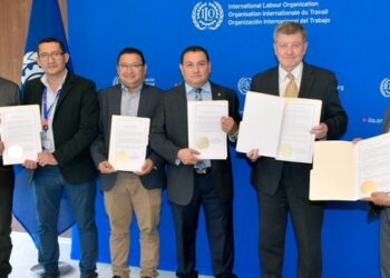 El Salvador entrega ante la OIT la ratificación de cinco convenios de beneficio para los trabajadores
