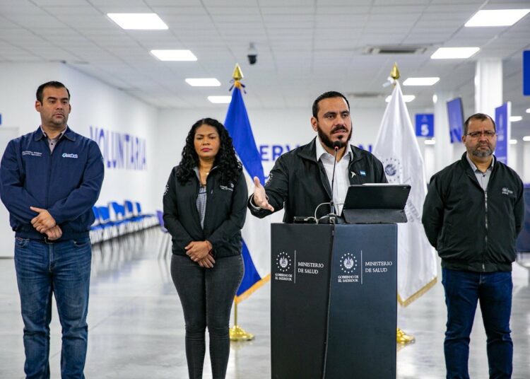 Ministro de Salud advierte sobre alza de casos de covid-19 en El Salvador