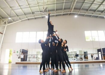 Presentación de danza “Alicia en el país de las maravillas” abierto al público en Teatro Presidente