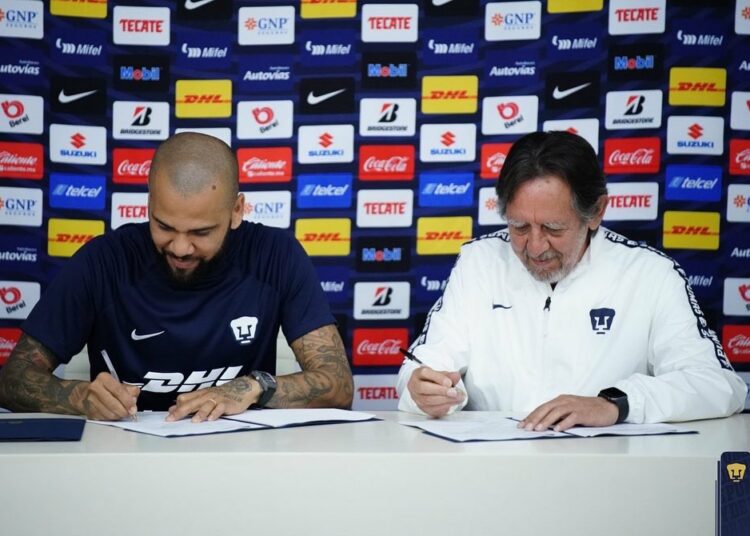 Oficial: Dani Alves es nuevo jugador de los Pumas de México