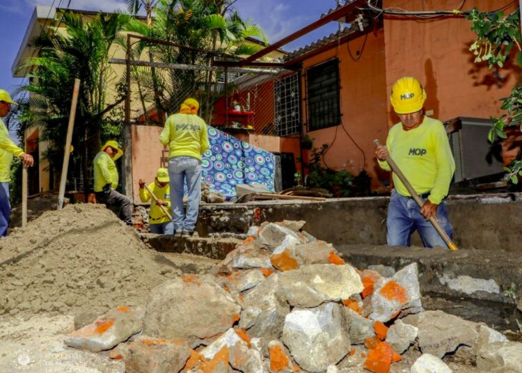 Ministerio de Obras Públicas ejecuta obras de construcción en zonas afectadas por lluvias durante el fin de semana