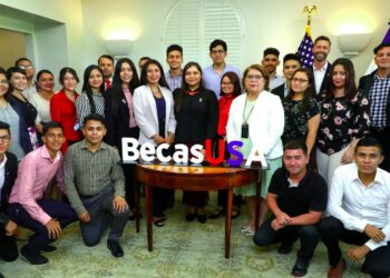 83 jóvenes viajarán para continuar sus estudios, gracias al apoyo de Estados Unidos