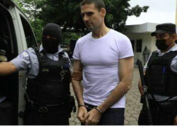 FGR presentó dictamen de acusación contra Ernesto Muyshondt por apropiación de $275,145 en concepto de retenciones