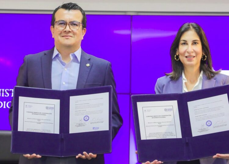 MARN y OPAMSS firmaron convenio de cooperación “Gestión ambiental y gestión de riesgos en un entorno de cambio climático en el AMSS”