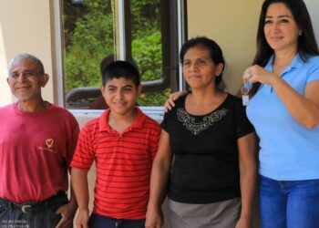 Gobierno entrega viviendas dignas a familias en Nahuizalco, Sonsonate