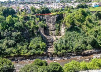 MOP anuncia trabajos en cárcava en Jardines del Boulevard, Soyapango por colapso de colectores de aguas