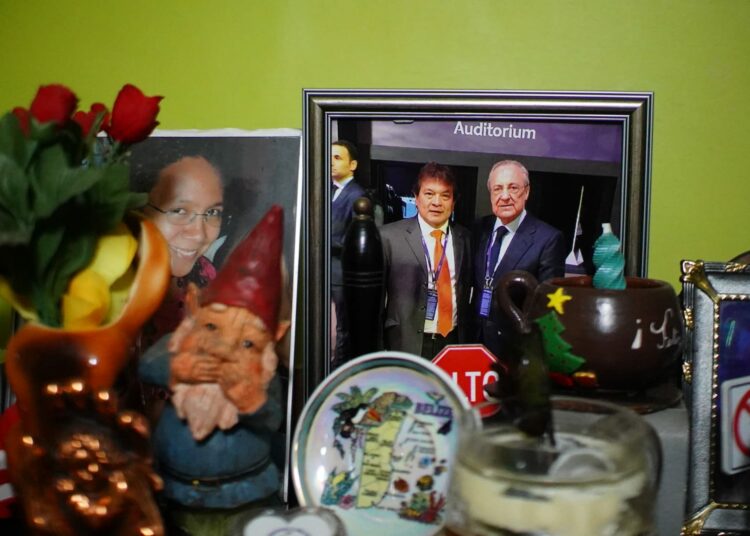 Fiscalía allana instalaciones de FESFUT y vivienda de Hugo Carrillo por sospechas de lavado de dinero