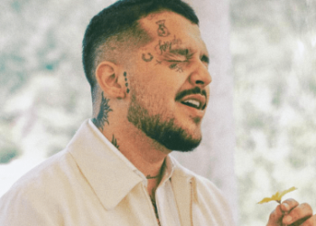 Nodal dio un adelanto de su nueva canción y podría ser una indirecta a Belinda