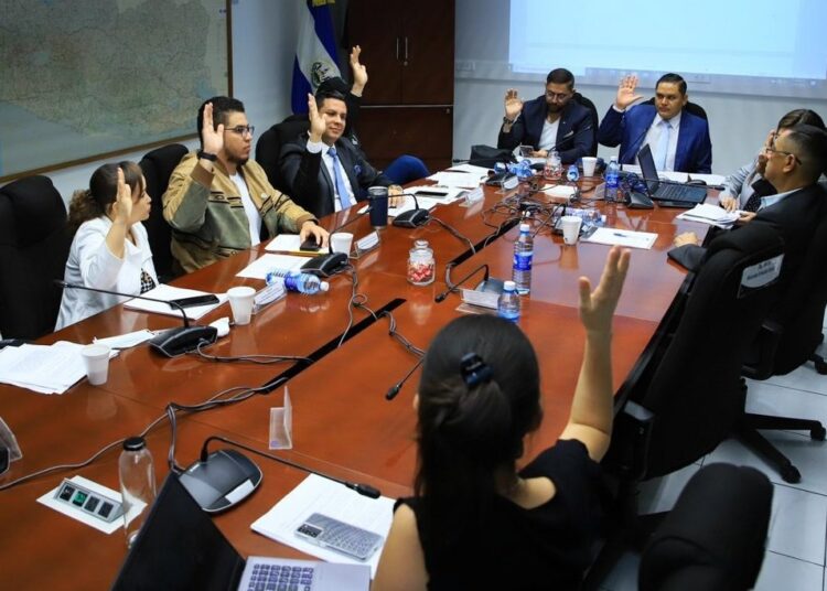 Dictamen favorable para excluir de indulto a condenados por corrupción, organizaciones terroristas y crímenes de guerra