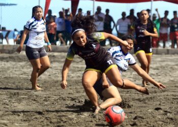Corral de Mulas clasifica a los cuartos de final de la Liga de Fútbol Playa