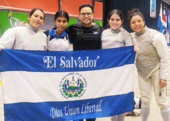 Esgrimistas salvadoreños sobresalen en el Campeonato Centroamericano Mayor