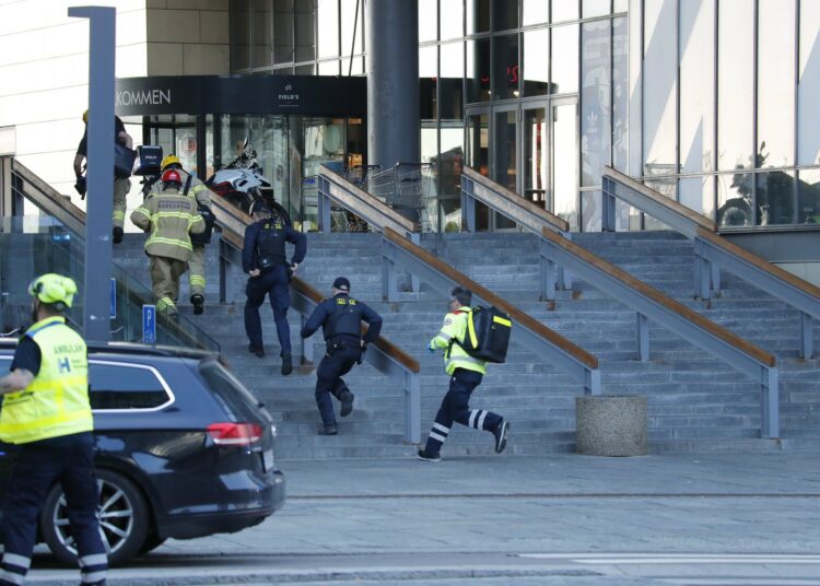 Varios muertos en tiroteo en un centro comercial de Copenhague
