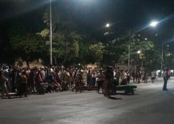 Los cubanos volvieron a salir a la calles a protestar contra el gobierno de Miguel Díaz-Canel por los cortes de luz