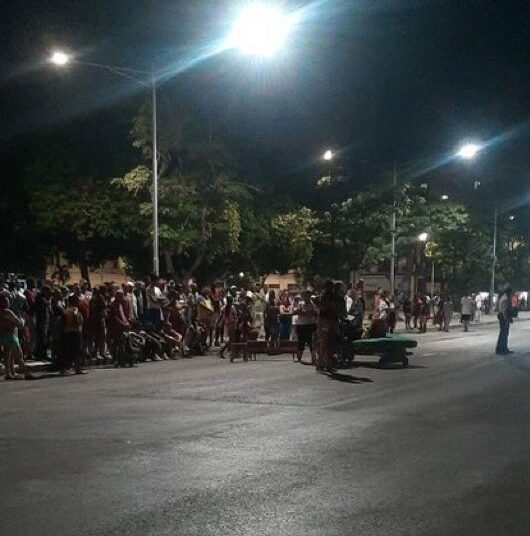 Los cubanos volvieron a salir a la calles a protestar contra el gobierno de Miguel Díaz-Canel por los cortes de luz