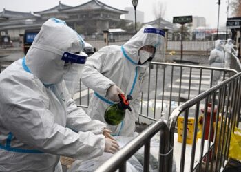 El gobierno chino volvió a imponer nuevos confinamientos a millones de personas ante el aumento de casos de COVID-19