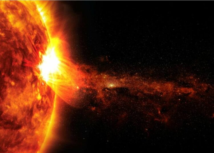 Advierten que una tormenta solar impactará la Tierra hoy