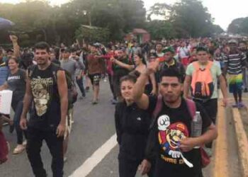 Dos nuevas caravanas con 4.300 migrantes parten de México