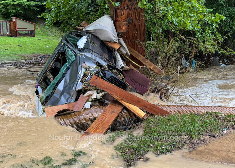 (VIDEOS) Al menos ocho muertos dejaron las intensas lluvias en el estado de Kentucky