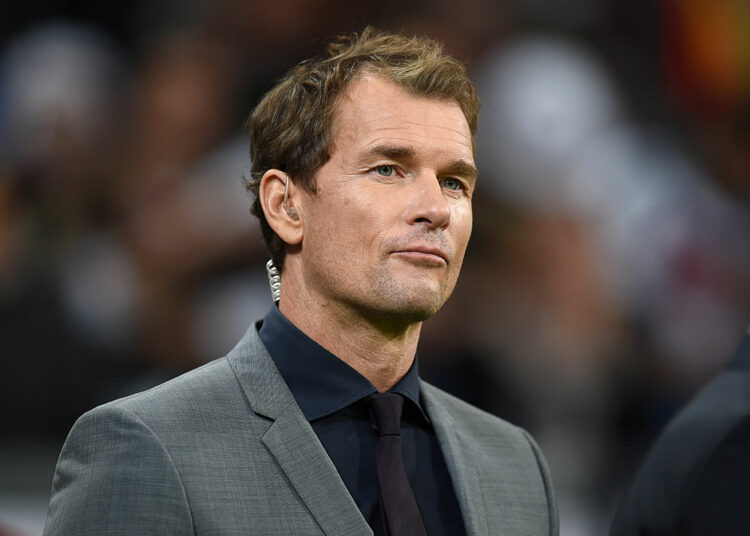 El ex seleccionado alemán Jens Lehmann destruyó el garage de su vecino con una motosierra