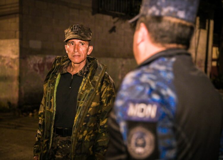 Ministro de Defensa lidera monitoreo de lluvias en Ilopango