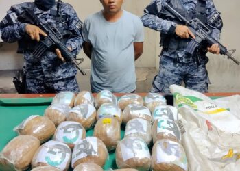 Capturan a sujeto que conducía con 23 porciones de marihuana en el bulevar Monseñor Romero