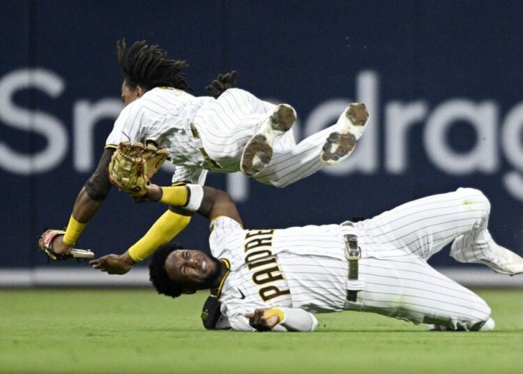 (VIDEO) Brutal golpe entre dos beisbolistas que impactó a los Estados Unidos y dejó a un jugador en el hospital