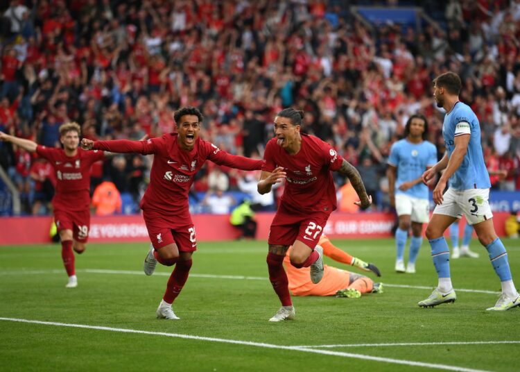 Liverpool derrotó 3-1 al Manchester City y levantó el título de Community Shield