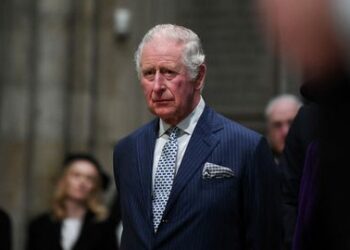 El príncipe Carlos aceptó una donación de 1,2 millones de dólares de la familia de Osama bin Laden, asegura un informe