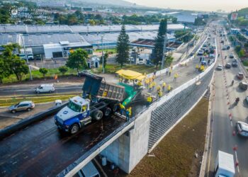 Paso a desnivel en redondel Utila, Santa Tecla muestra un 85 % de avance