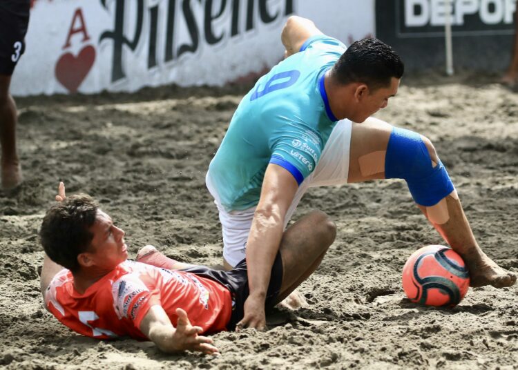 Rubén Batres regresó con gol a la Liga de Fútbol Playa