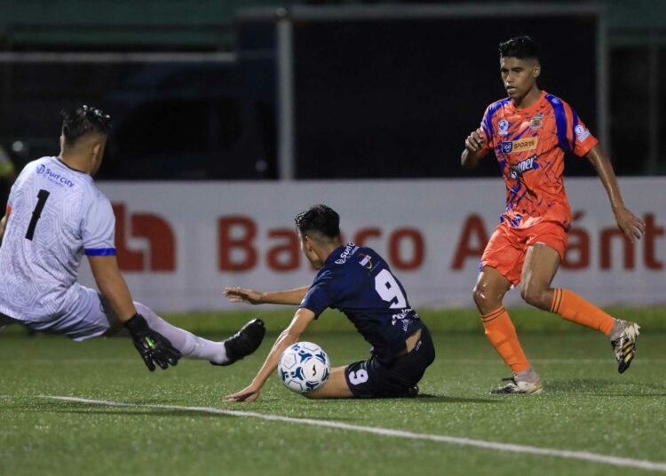 Juan Sánchez le da el cuarto triunfo a San Salvador