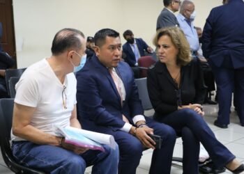 Envían a juicio a 10 vinculados con Mauricio Funes en lavado de dinero en caso ‘Saqueo Público’