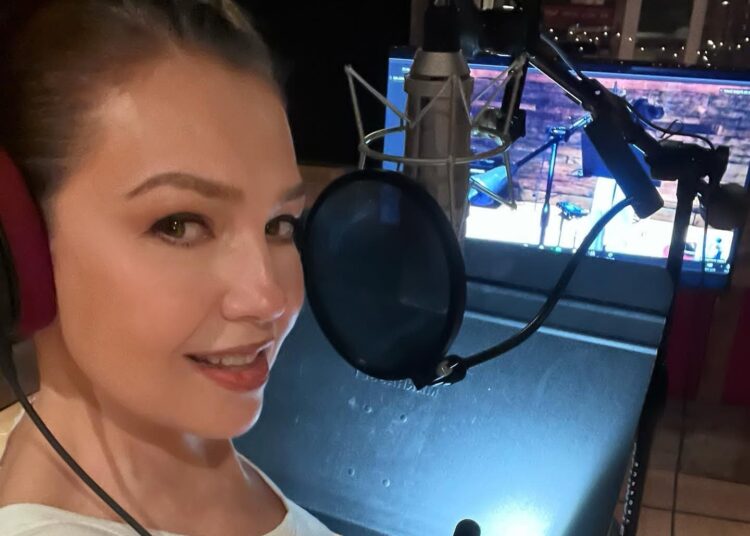 Thalía denunció que perfiles falsos intentan robar información a sus seguidores en redes sociales