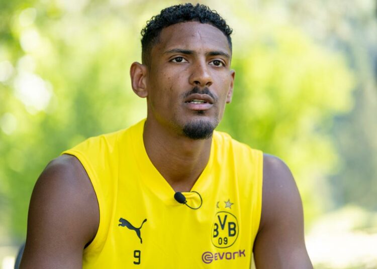 Sebastien Haller nueva figura del Borussia Dortmund le detectaron un tumor testicular y debió abandonar de urgencia la concentración