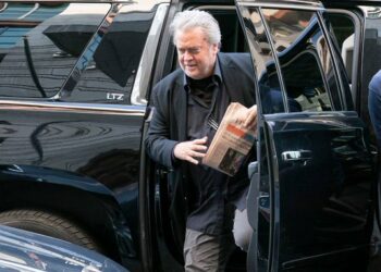Declaran culpable de desacato al Congreso a Steve Bannon, un exconsejero de Trump