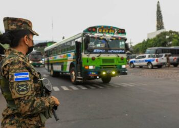 Salvadoreños agradecen medidas del Plan Transporte Seguro
