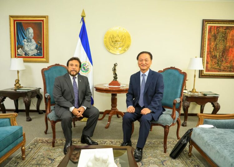 Representante de la Federación para la Paz Universal, felicita al Gobierno de El Salvador por sus avances en seguridad