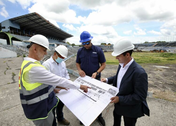 Inicia la intervención de cuatro emblemáticos escenarios deportivos