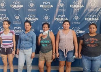 Cinco mujeres son capturadas por pelearse por un hombre en Colonia San Felipe de Ilopango