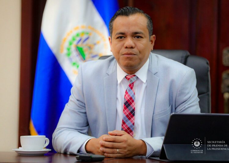 Ministro de Hacienda a CNN: “Podemos generar ahorros que rondan los $100 a $150 millones con compra anticipada de bonos”