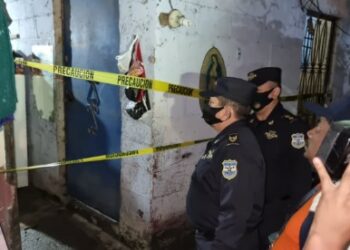 Arriaza Chicas verifica traslado de familias y una mascota de la col. Santa Carlota, hacia albergues