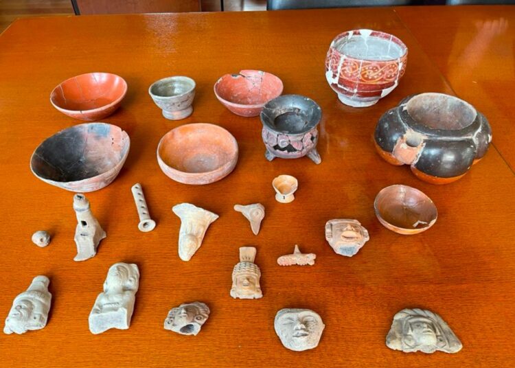 Una familia española devuelve alrededor de 2.000 piezas arqueológicas a México