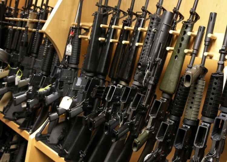El Senado de Nueva York aprobó una ley que restringe el uso de armas en espacios públicos